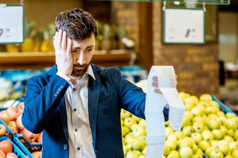 Używki, słodycze i art. tłuszczowe najbardziej drenują portfele Polaków