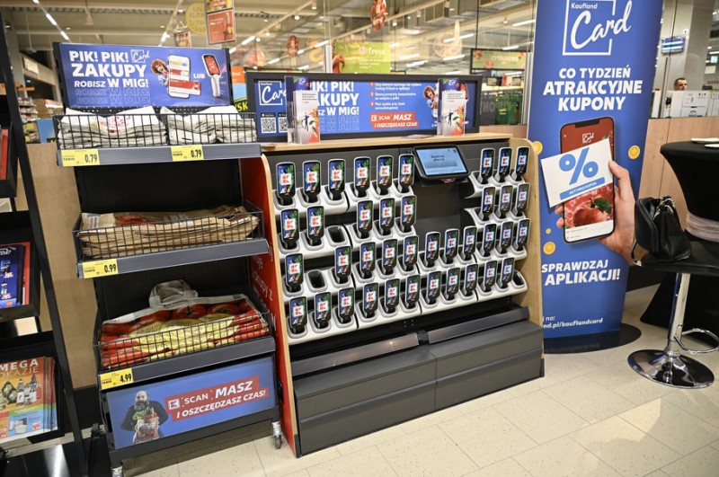 Świąteczne kolejki i pośpiech męczą Polaków. Kaufland odpowiada K-Scanem