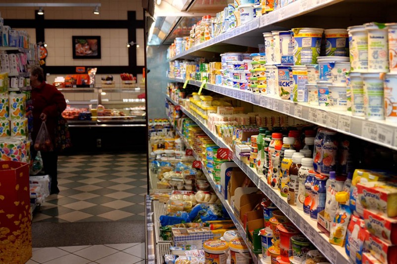 Polacy najczęściej szukali promocji na masło, kawę i mięso