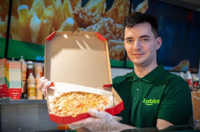 Pizza hitem Żabka Menu