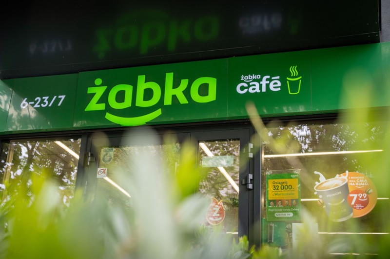 Wyniki Grupy Żabka w 2025: ponad 1 mld zł zysku i szybsza ekspansja