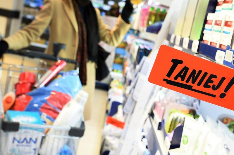 Polacy liczą na tańsze zakupy wielkanocne dzięki cenowej wojnie