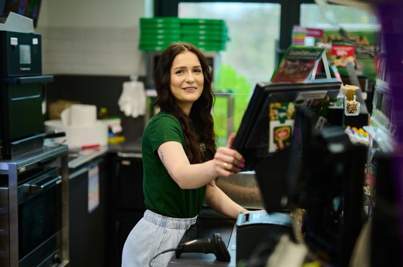 Prawie połowa sklepów Żabki działa w mniejszych miejscowościach