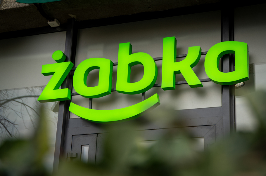 Żabka zwiększa sprzedaż mimo trudnego początku roku