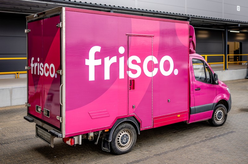 Frisco pokazuje, jak system kaucyjny buduje lojalność klientów i wyznacza nowe standardy w e-grocery  