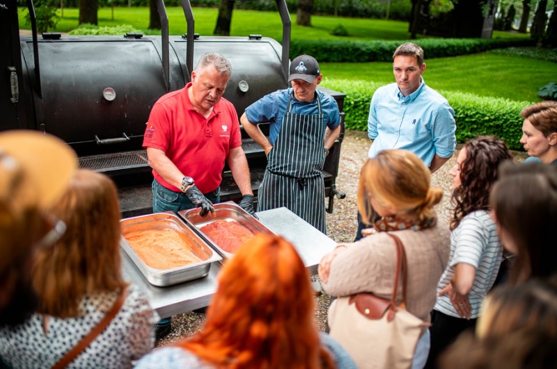 Akademia Qulinarna Sokołów zaprosiła influencerów do świata prawdziwego BBQ