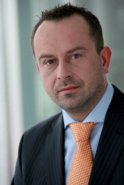 „Wieloformatowe strategie sprzedaży, jako główny trend rynkowy w polskim handlu detalicznym. Szanse i wyzwania w rozwoju wieloformatowego handlu detalicznego.