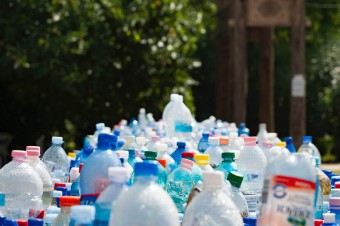 UK retailers reduce plastics