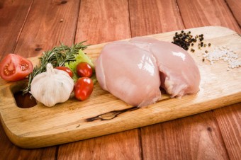 Chicken breast fillet, grade A, with or without inner, calibrated/uncalibrated