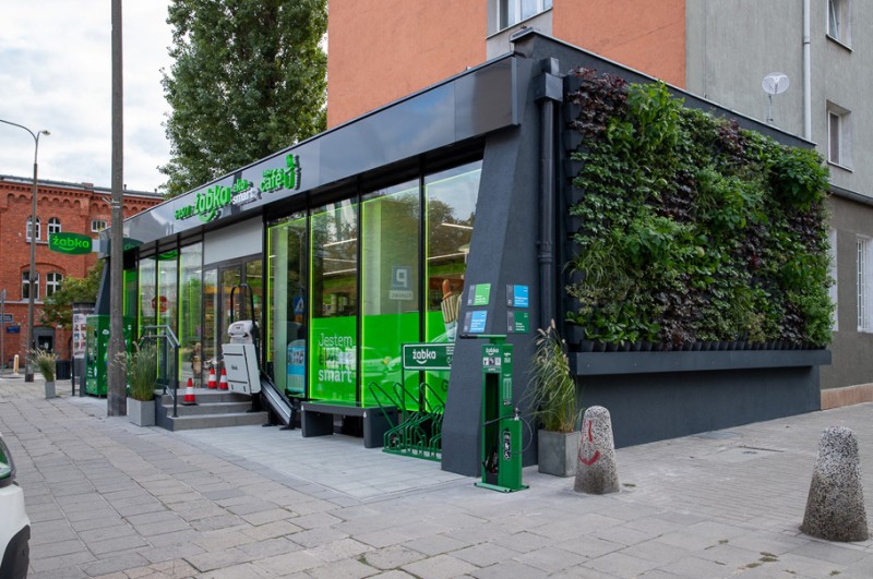 Żabka Eko Smart – Poland’s first store to combine ecology with technology